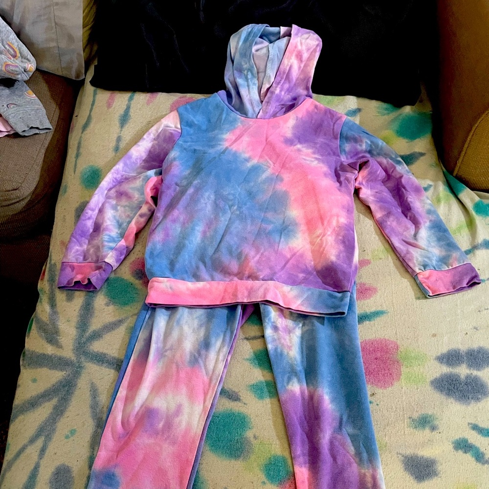 Lightly worn 5T matched outfits